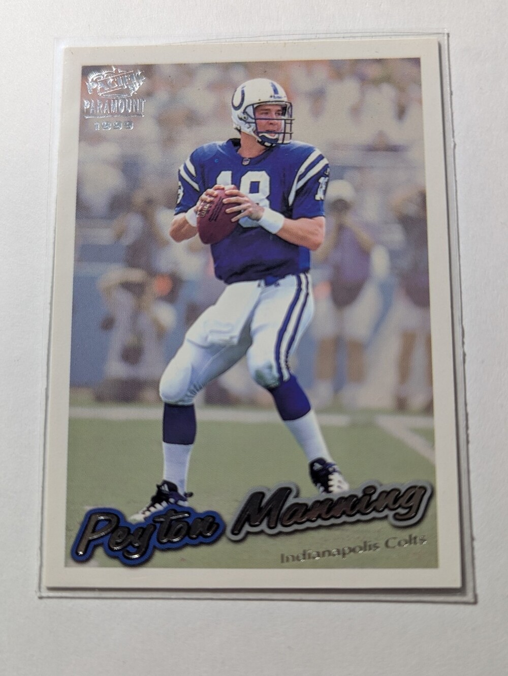Pacific Paramount 1999 Peyton Manning #101 Indianapolis Colts Football Card